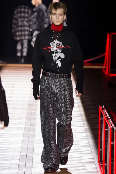 Look 45